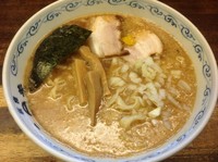 「背脂煮干ラーメン　800円」@二葉 上荻店の写真