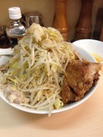 「ラーメン(ヤサイちょい増し、アブラ、カラメ、生卵)」@自家製ラーメン 大者の写真