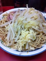 「小らーめん５００円　ニンニク少な目」@ラーメン二郎 目黒店の写真