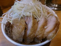 「小ブタ 辛い奴 麺少なめ ニンニク少し」@ラーメン二郎 八王子野猿街道店2の写真
