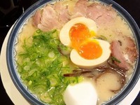 「煮玉子ラーメン」@博多ラーメン しばらく 西新店の写真