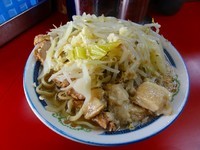 「小ラーメン豚入り 600円　野菜/ニンニク/アブラ」@ラーメン二郎 目黒店の写真