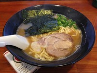 「豚骨魚介らぁめん」@らぁーめん 吉本家の写真