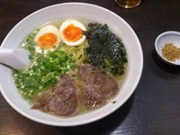 「牛タン塩ラーメン味玉付」@麺工房 武の写真