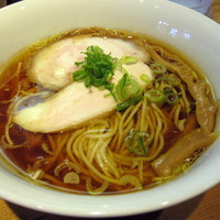「醤油ラーメン 700円」@ラーメン屋 トイ・ボックスの写真
