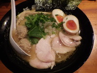 「濃厚鶏骨醤油らーめん・特製」@濃厚鶏そば 麺屋 武一 横浜関内店の写真