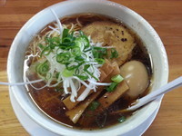 「【醤油味玉ラーメン(中盛・200g)700円】→500円」@麺家 しんの写真