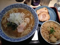 「鶴嶺峰らー麺 幕内(並)+眠りチャーシュー+こチャンコ御飯」@らー麺土俵 鶴嶺峰の写真