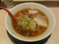 「朝らーめん（醤油味）」@麺や 七彩 東京駅の写真