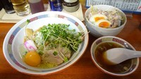 「油そば（630円）＋生玉子＋ネギチャーシュー丼」@宝華らぁめんの写真