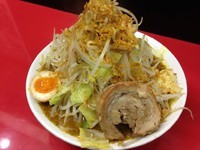 「【限定】カレーらーめん　700円　（ヤサイ・ニンニク）」@びんびん豚の写真