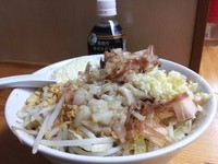 「ミニまぜそば+豚2枚+粉チーズ+ニンニクアブラ」@らーめん 武丸の写真