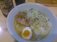 「海老ワンタン鶏そば 塩 （柚子抜き） ￥880」@めんや 正明の写真