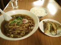 「ミニギョーザ＋半ライス＋ラーメン　780円」@三陽 虎ノ門店の写真