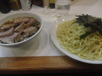 「チャーシューざるらぁめん大盛」@らぁめん ほりうち 新橋店の写真