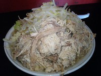 「ラーメン　ブタ増し　（野菜：大、ニンニク：小、脂：中）」@麺とび六方の写真