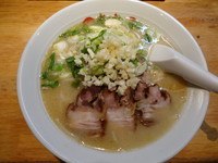 「ラーメン（ニンニクチョイ入り）」@薩摩っ子ラーメン 北新地店の写真