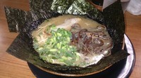 「ラーメン ハリガネ トッピングのり」@博多長浜らーめん ぼたんの写真