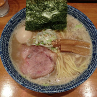「濃厚塩らーめん味玉（大盛） ￥800」@もんなか 〇心厨房の写真