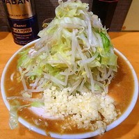 「巨乳化味噌（来年からの味噌）ヤサイニンニク」@豚星。の写真