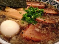 「秩父純正醤油らーめん720円チャーシュー200円味玉100円」@麺屋たつみ 喜心 狭山店の写真