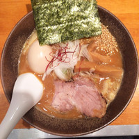 「濃厚みそらーめん 味玉」@もんなか 〇心厨房の写真