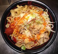 「紅らーめん（790円）+大盛（150円）」@麺創研 紅 府中の写真