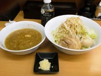 「マル得つけ麺（ニンニク、アブラ）」@ラーメン ○菅の写真