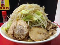 「ラーメン並+ヤサイニンニクカラメ」@びんびん豚の写真