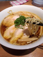 「チャーシュー醤油ラーメン900円」@ラーメン屋 トイ・ボックスの写真