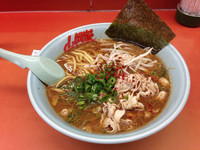 「【期間限定】肉肉すきトンラーメン830円、中盛110円」@ラーメン山岡家 水戸内原店の写真