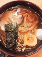 「ラーメン￥６５０＋焼小籠包（４個）￥５６０」@手打拉麺 焼小龍包 京の華の写真