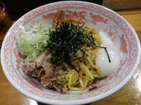 「油そば　Ｗ盛：２玉（サービス券で６５０円）　＋温卵」@油そば専門 麺屋かとむら 信州 市場本店の写真