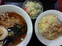 「Aセット(醤油ラーメン+半チャーハン)750円」@中国本場的料理 華龍飯店 高崎モントレー店の写真