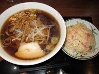 「らーめん＋半チャーハン　690円（ランチ）」@中華ダイニング いい田の写真