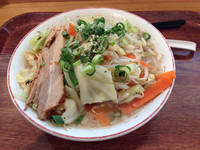 「たっぷり野菜ラーメン」@とんこつ醤油ラーメン 麺大将 パサール幕張店の写真