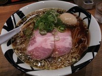 「煮干醤油ラーメン　ＴＹＰＥ６６６（大盛り：無料）＋味玉：サー」@凌駕IDEAの写真