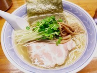 「【夜の部】白醤油らーめん￥750」@あぢとみ食堂の写真