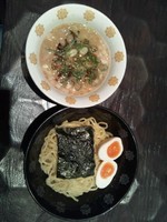 「つけ麺(みそ玉入り)(あつもり)」@とんこつらーめん俺式 純 東京ラーメンストリート店の写真