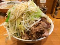 「小ラーメン700円＋しょうが50円＋ヤサイマシマシ＋ニンニクマシ」@ラーメン二郎 八王子野猿街道店2の写真