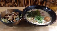 「らーめん＋味付け玉子＋ひばり飯＋餃子(3ケ)」@麺屋ひばりの写真