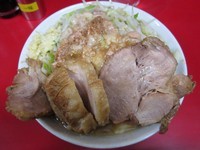 「小豚(ヤサイニンニクアブラ）麺硬め」@ラーメン二郎 西台駅前店の写真