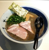 「煮干し鶏白湯バージョン　@750円」@らー麺 山さわの写真