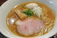 「追い鰹中華そば（７５０円）＋味玉（１００円）」@らぁ麺 やまぐちの写真