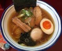 「昭和仕立醤油＋味付玉子（￥680＋サービス券）」@らぁめん こもん 桜ケ丘店の写真