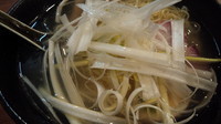 「鯛だしらーめん　那須の白美人ねぎ入り（塩）　800円」@らあめん厨房どる屋の写真