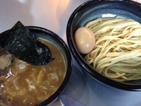 「半熟味玉　濃厚魚介つけめん (880円)」@豚骨一燈の写真