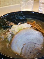 「濃厚豚骨魚介ラーメン500円（ﾒﾙﾏｶﾞﾌﾟﾚ）」@豚骨一燈の写真
