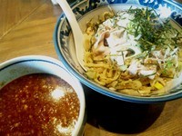 「【年末年始限定】肉盛り鰹辛納豆つけ麺（並）￥880」@ラーメンアキラの写真