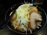 「豪麺(味濃い目、麺硬め)+味玉」@ゴル麺。 横浜2号店の写真
